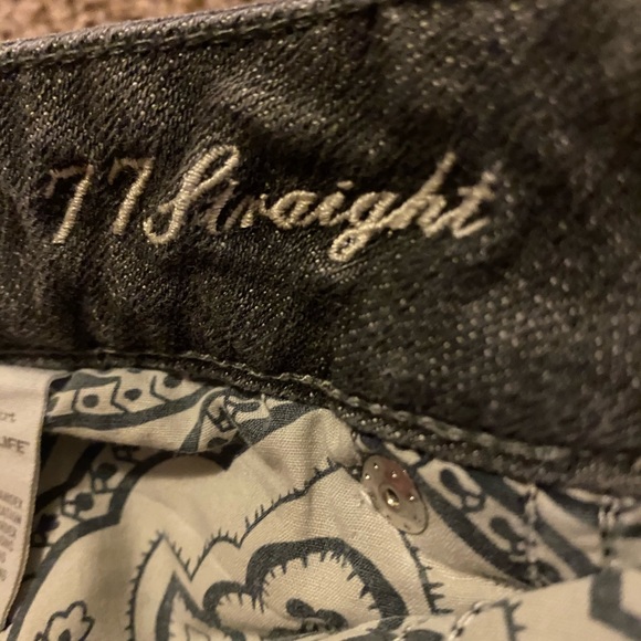 American Eagle 77 Straight Jeans - Picture 5 of 10